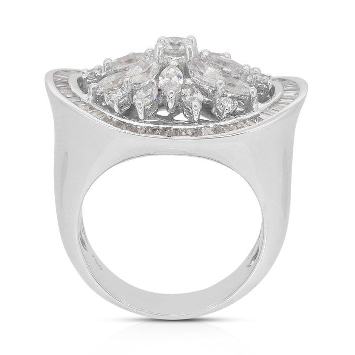Luxurious 2.46ct Diamonds Cocktail Ring in 18k White Gold - IGI Certified