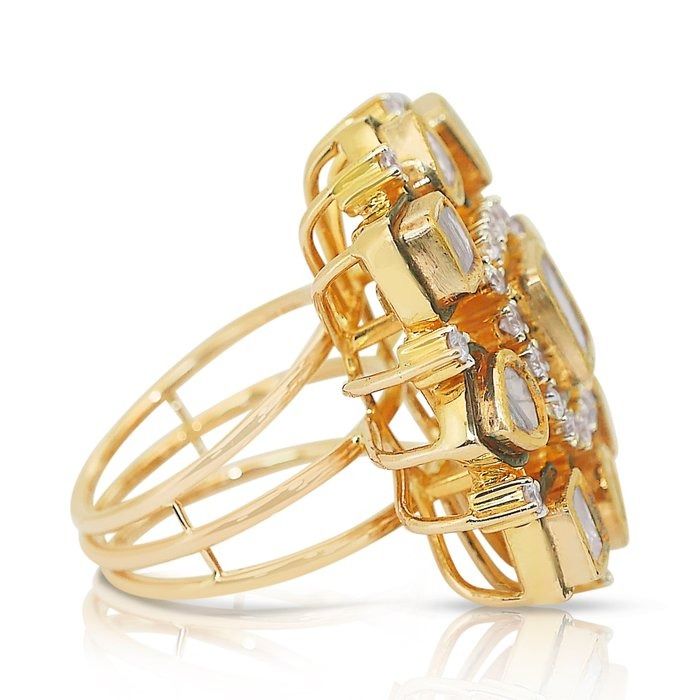 Luxurious 4.35ct Diamonds Cocktail Ring in 18k Yellow Gold - IGI Certified