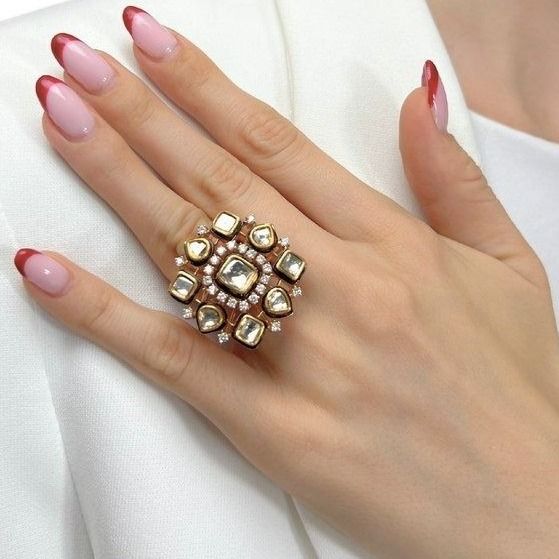 Luxurious 4.35ct Diamonds Cocktail Ring in 18k Yellow Gold - IGI Certified