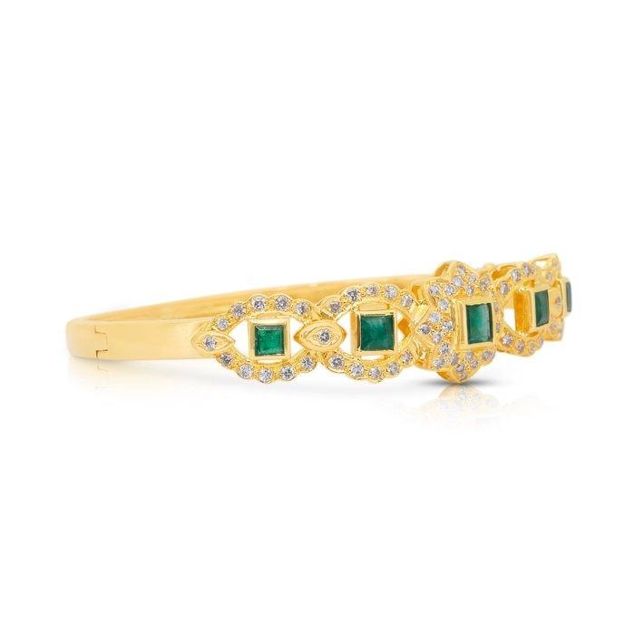 Magnificent 3.62ct Emeralds and Diamonds Bracelet in 18k Yellow Gold - IGI Certified