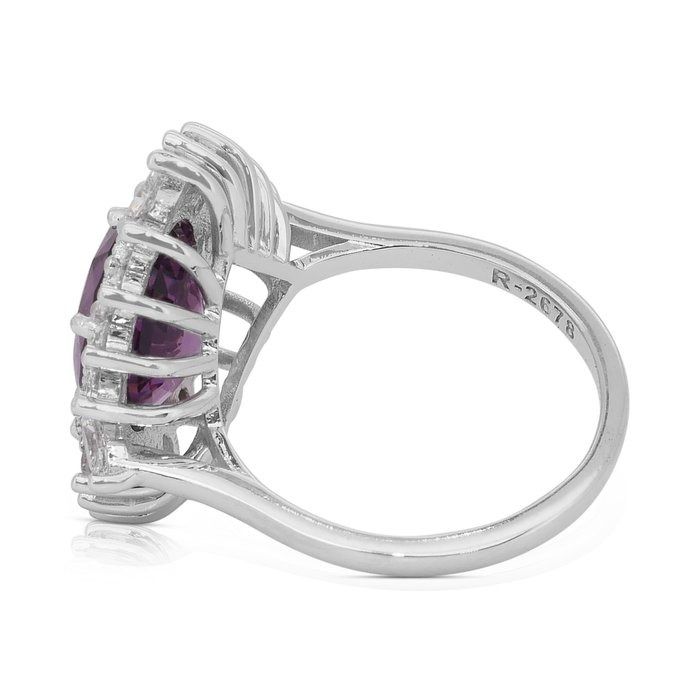Mesmerizing 6.49ct Garnet and Diamonds Cocktail Ring in 18k White Gold - GIA Certified