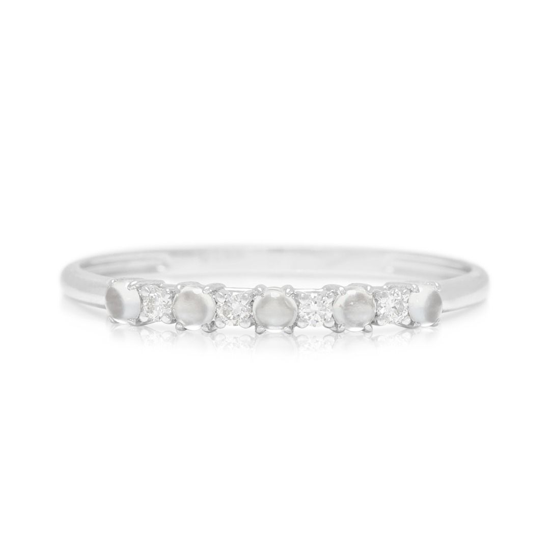 Minimalistischer 2 mm Bandring aus eisiger Jade und 0,04 Karat Diamant in 18K Weißgold