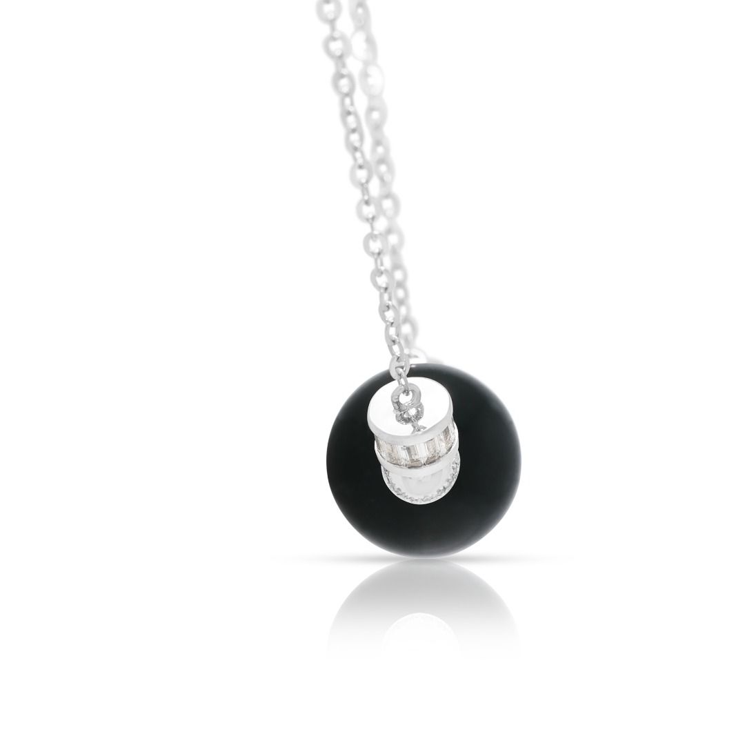 Moderne 11mm Onyx-Perlenkette mit 0.33ct Diamanten in 18K Weißgold (Neu)