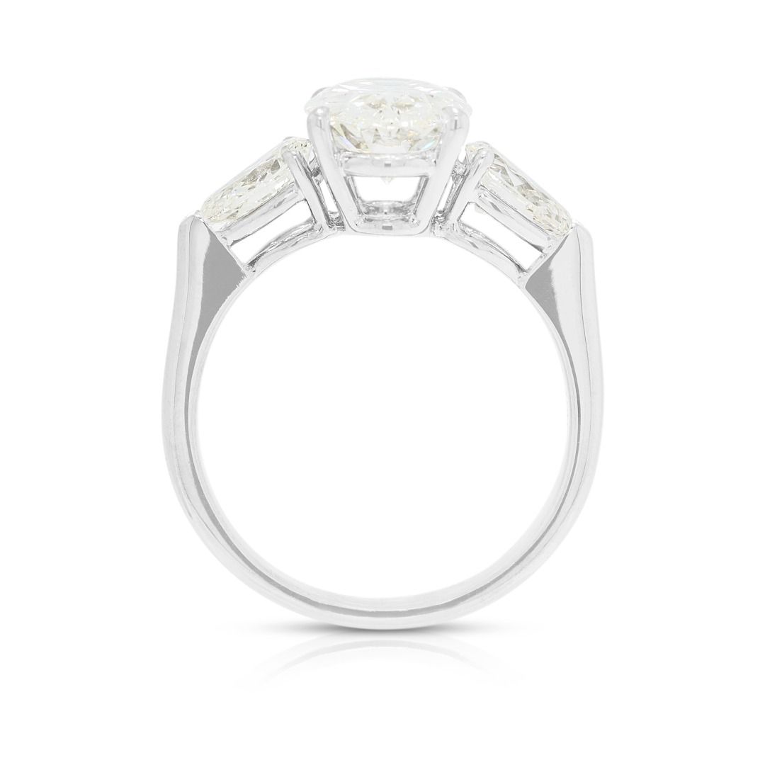 Opulenter 3,35 Karat Ring mit natürlichen Diamanten in Dreistein-Trilogie-Fassung aus 18K Weißgold – GIA-zertifiziert