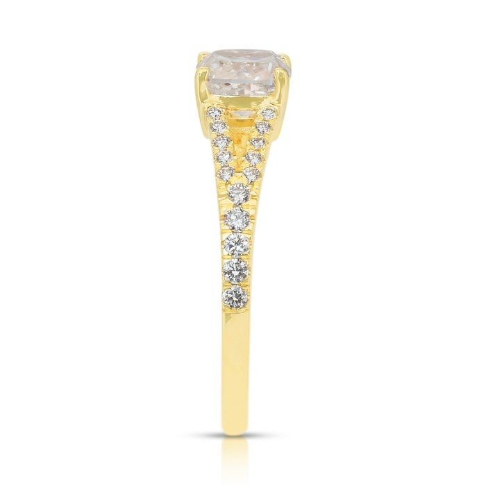Radiant 1.26ct Diamonds Pave Ring in 18k Yellow Gold - IGI Certified