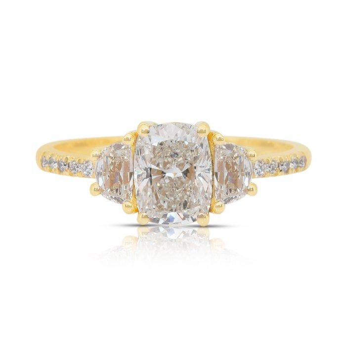 Radiant 2.15ct Diamonds 3-Stone Ring in 18k Yellow Gold - IGI Certified