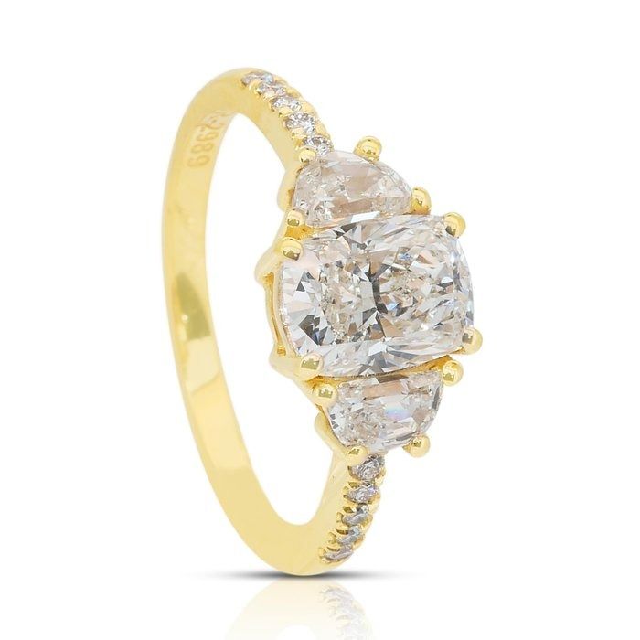 Radiant 2.15ct Diamonds 3-Stone Ring in 18k Yellow Gold - IGI Certified