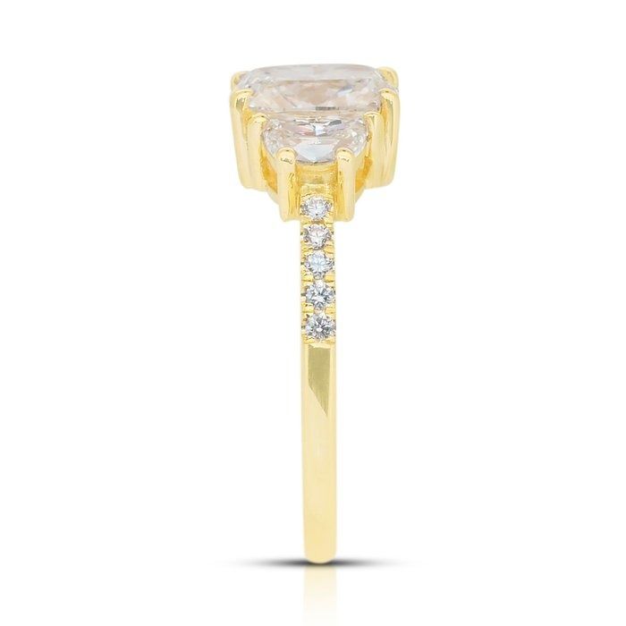 Radiant 2.15ct Diamonds 3-Stone Ring in 18k Yellow Gold - IGI Certified