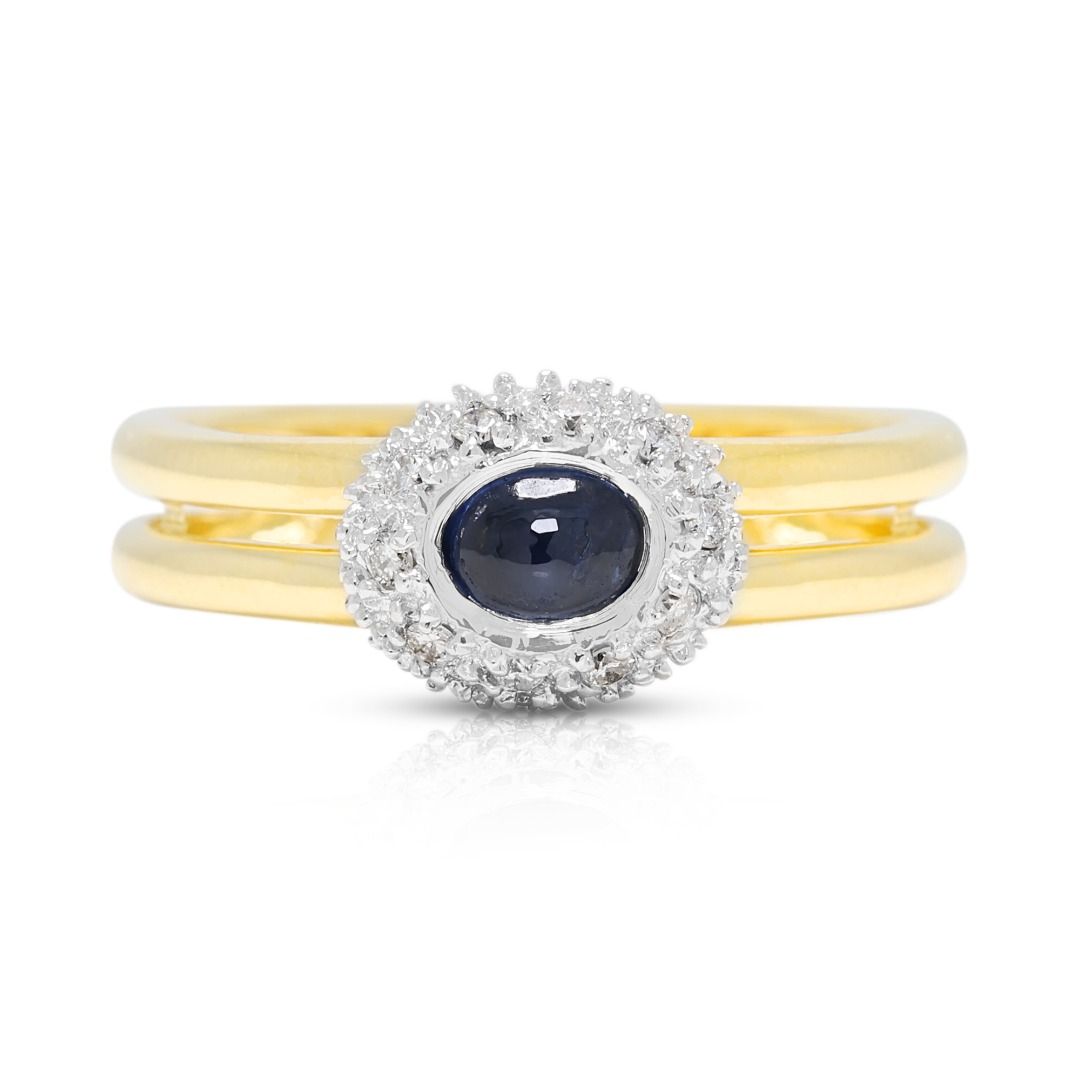 Eleganter Ring mit 0,50 Karat Saphir-Cabochon und 0,05 Karat natürlichen Diamanten im Halo-Stil, aus 18K zweifarbigem Gold