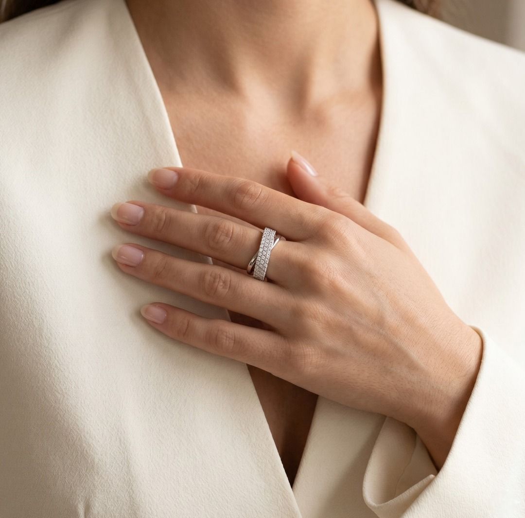 Eleganter 0,60 Karat natürlicher Diamant Ring mit runder Brillantschliff Pave-Fassung und Überkreuzdesign in 18K Weißgold