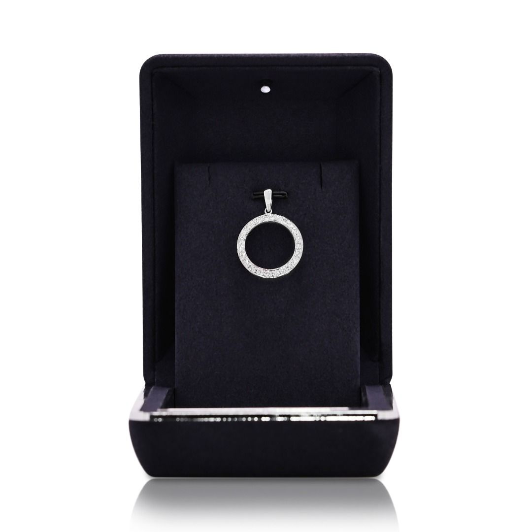 Sophisticated 0.72ct Natural Diamond 18k White Gold Circular Pendant