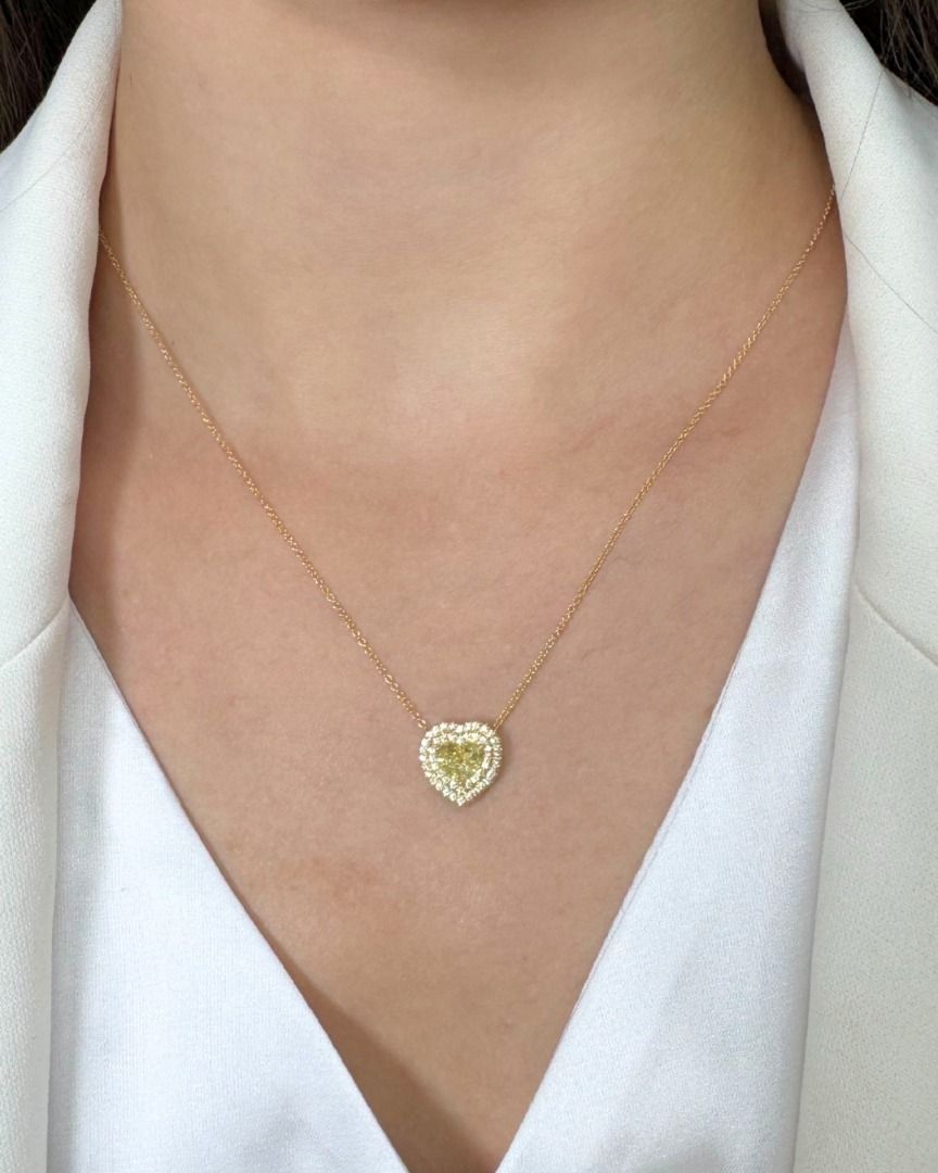 Sophisticated 1.26ct Diamonds Necklace with Heart-Halo Pendant in 18k Yellow Gold - IGI Certified