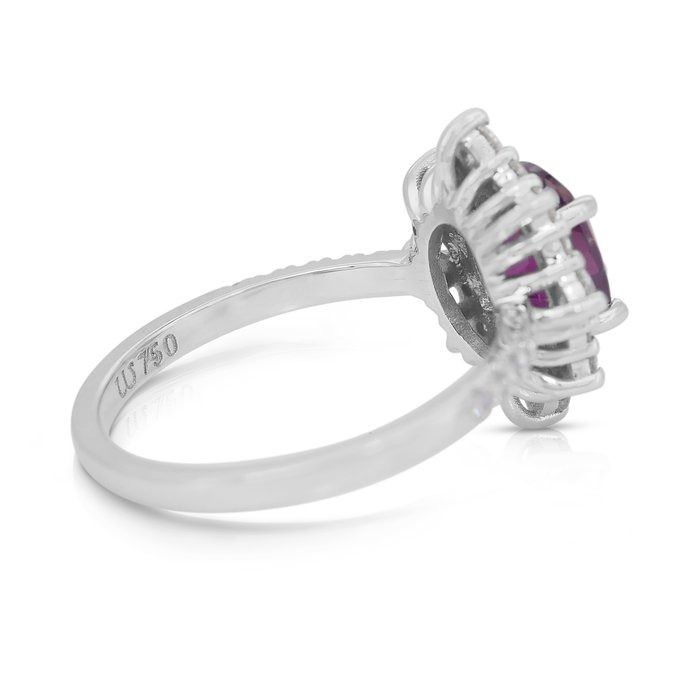 Sophisticated 2.58ct Sapphire and Diamonds Cluster Ring in 18k White Gold - GIA Certified