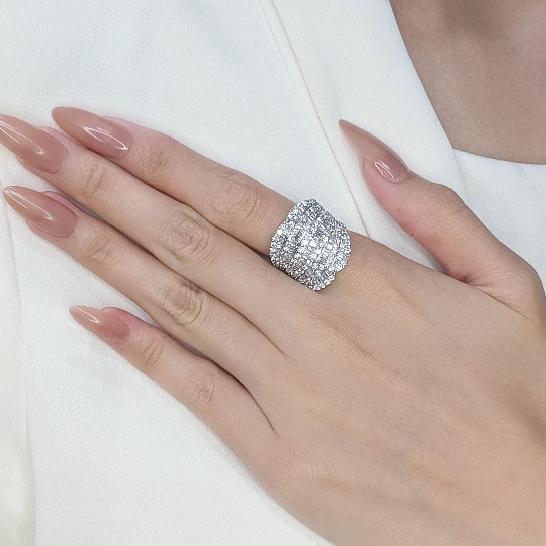 Sophisticated 3.26ct Natural Diamonds Big Ring in 18K White Gold