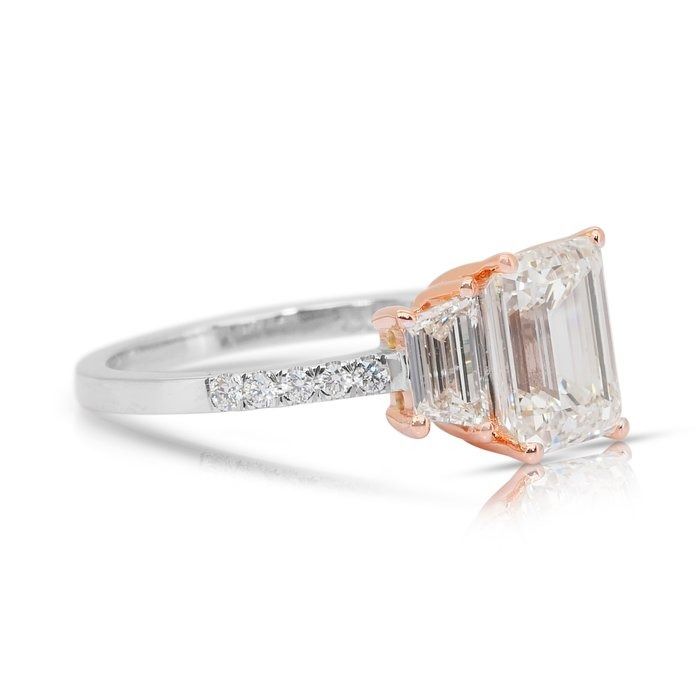 Sparkling 2.62ct Diamonds 3-Stone Ring in 18k White & Rose Gold - IGI Certified