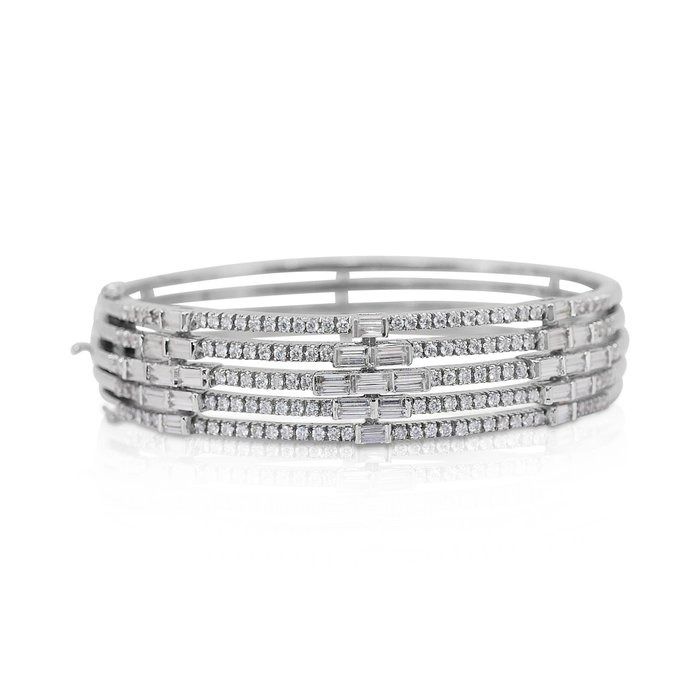 Sparkling 4.55ct Diamonds Bangle in 18k White Gold - IGI Certified