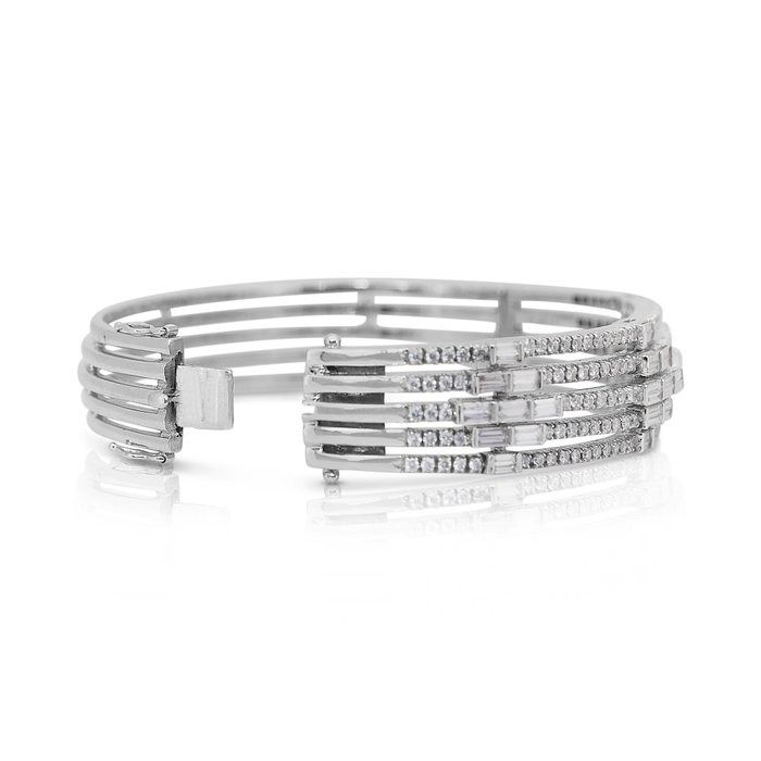 Sparkling 4.55ct Diamonds Bangle in 18k White Gold - IGI Certified