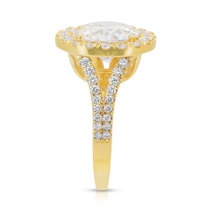 Sparkling 5.06ct Diamonds Halo Ring in 18k Yellow Gold - IGI Certified