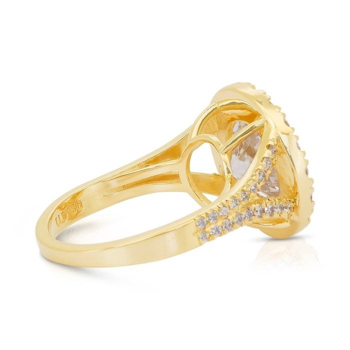 Sparkling 5.06ct Diamonds Halo Ring in 18k Yellow Gold - IGI Certified
