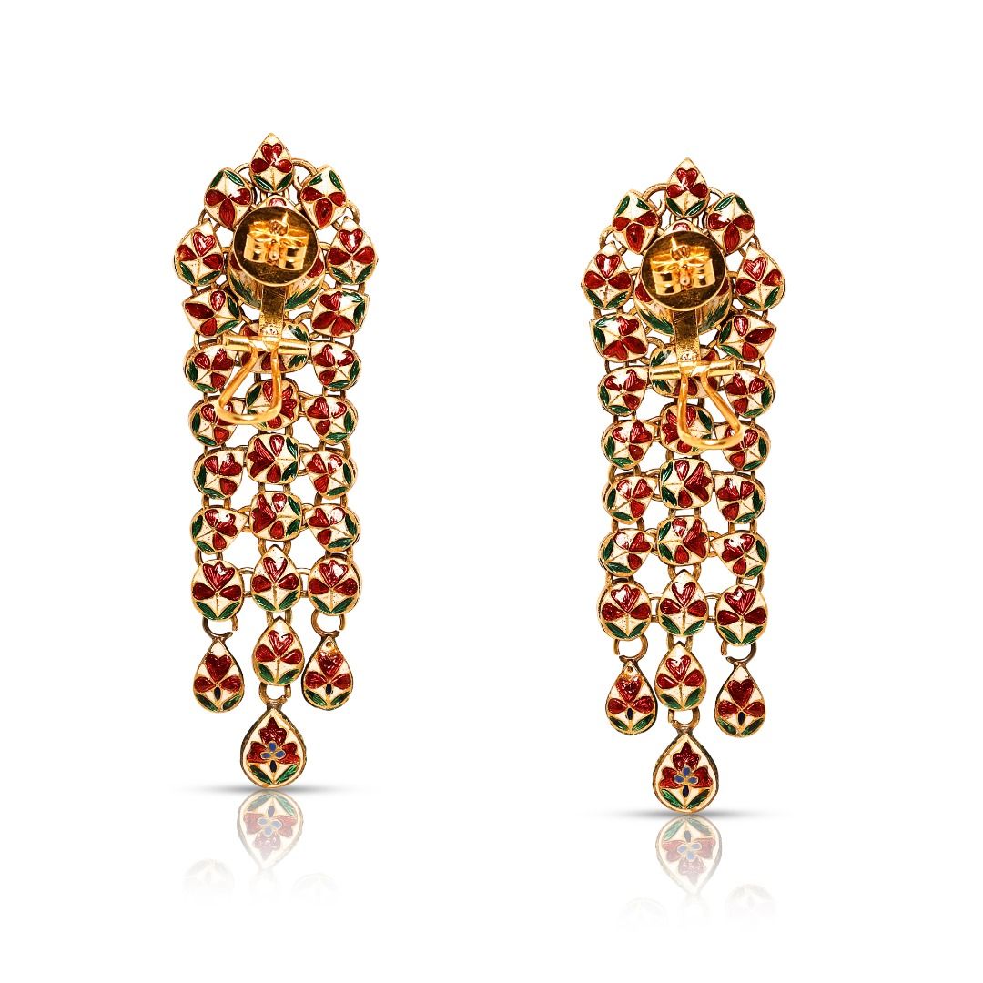 Splendid 52ct Natural Diamonds Earrings in Radiant 20K Yellow Gold