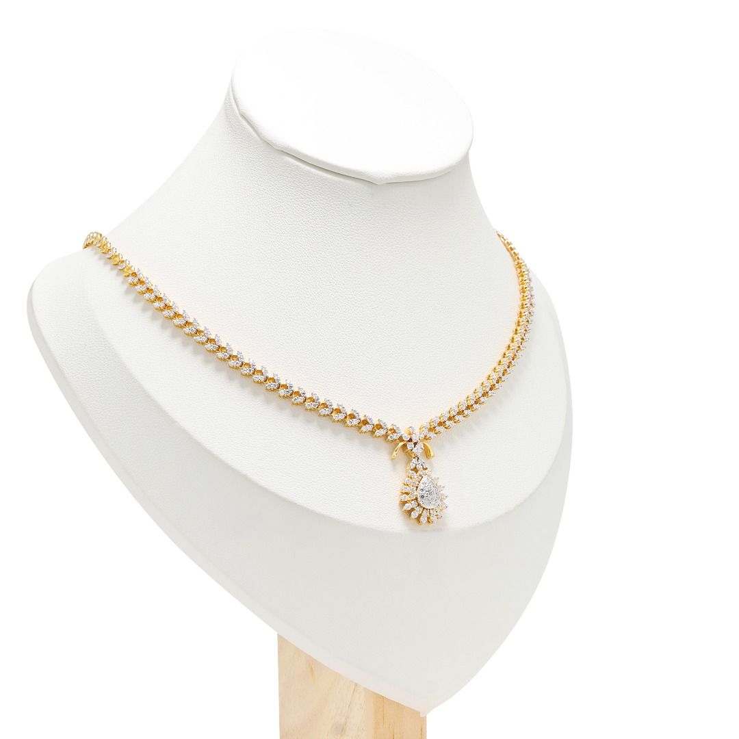 Statement 2.23ct Diamond Necklace in 18K Two-Toned Gold - IGI Certified