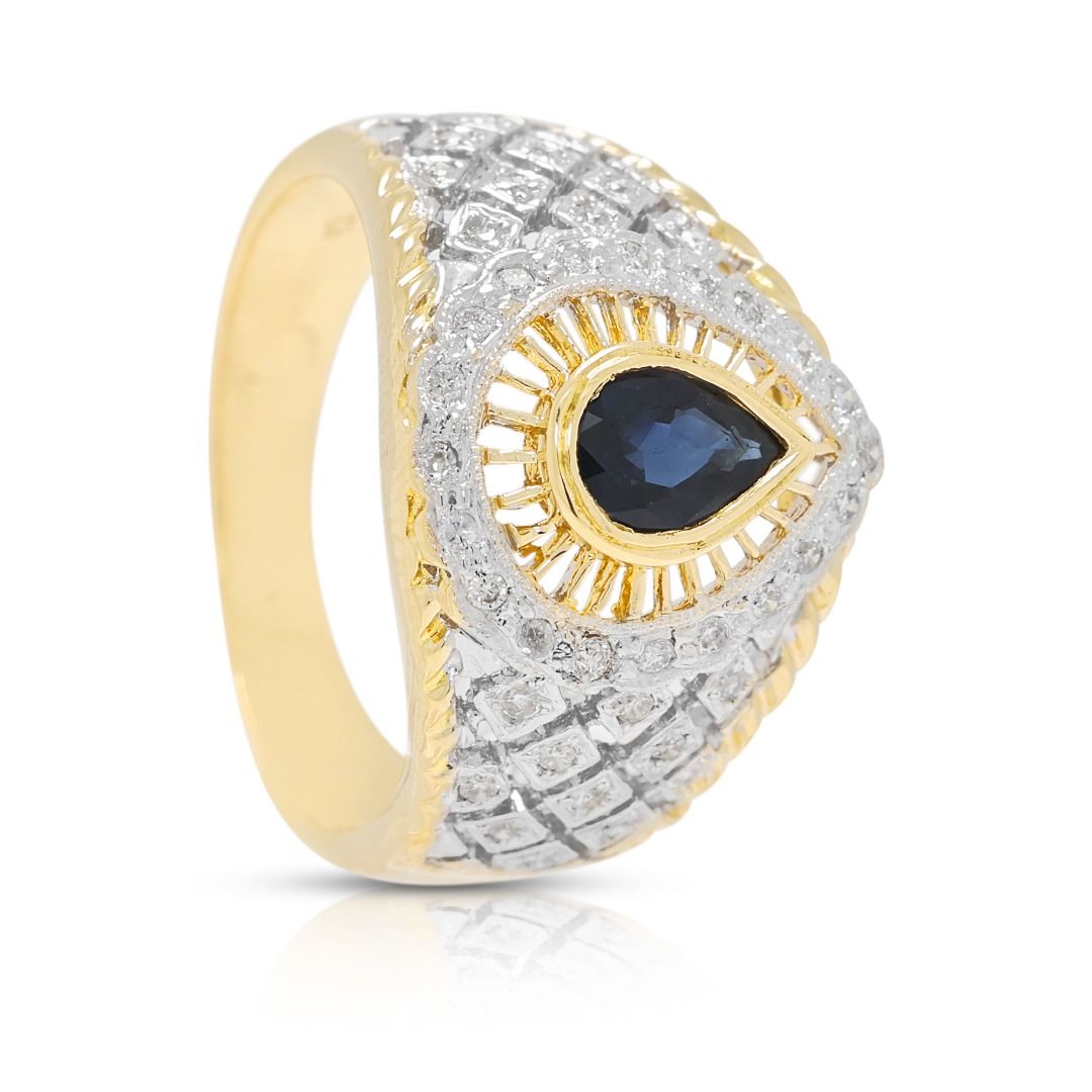 Auffälliger 0,6-Karat-Blauer-Saphir-Ring mit 0,330-Karat-Diamant-Halo in 18K zweifarbigem Gold