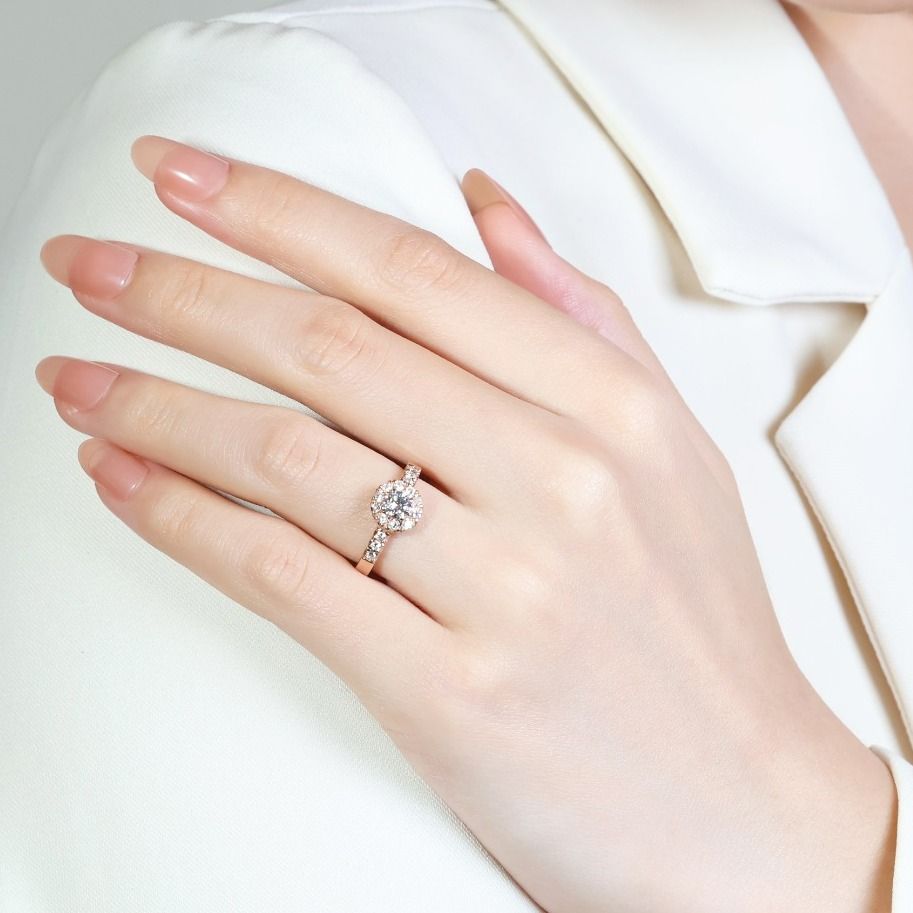 Stunning 0.49ct Diamond Halo Ring in 18K Rose Gold