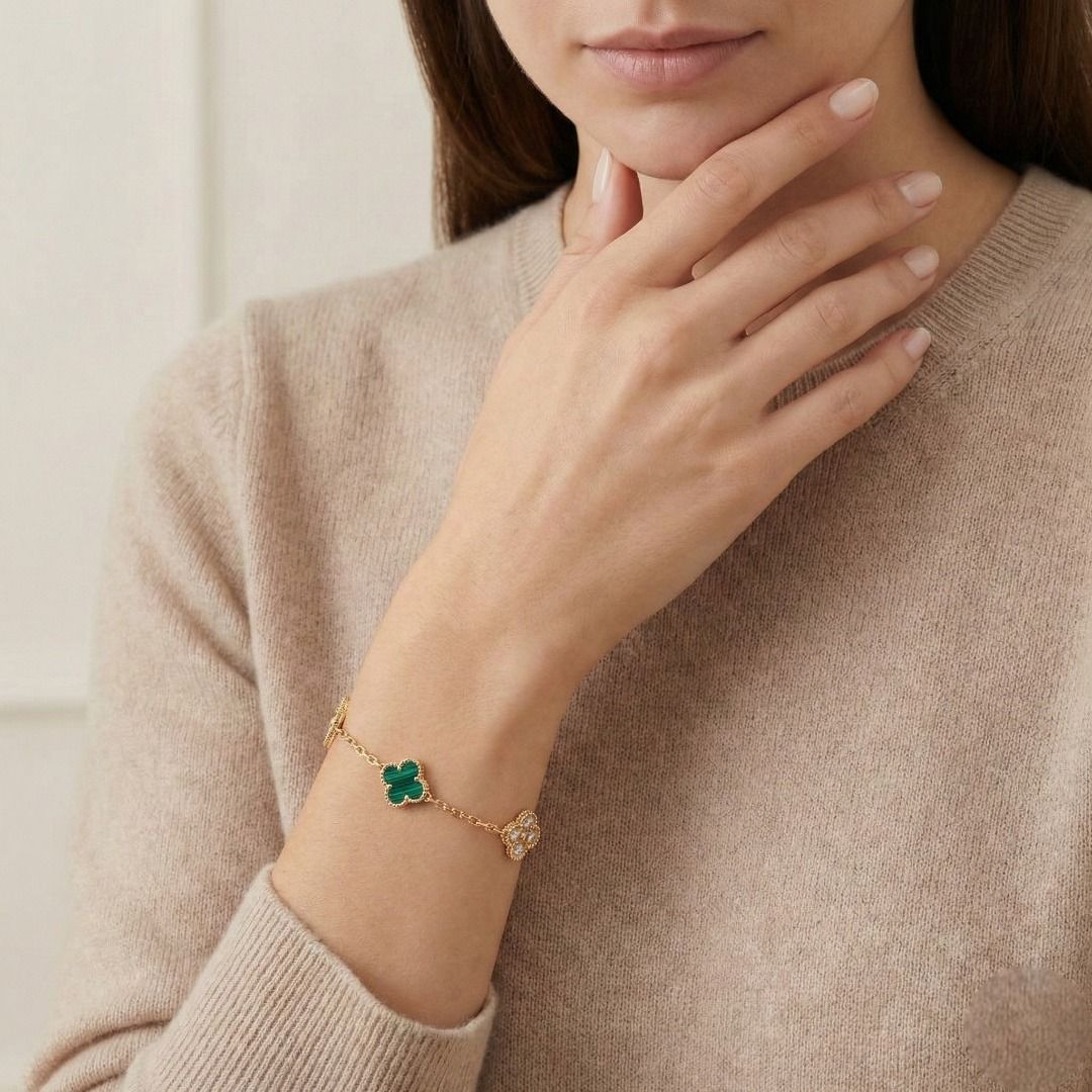 Stunning 0.60ct Natural Diamond and Malachite Four-Leaf Motif Bracelet in 18K Yellow Gold