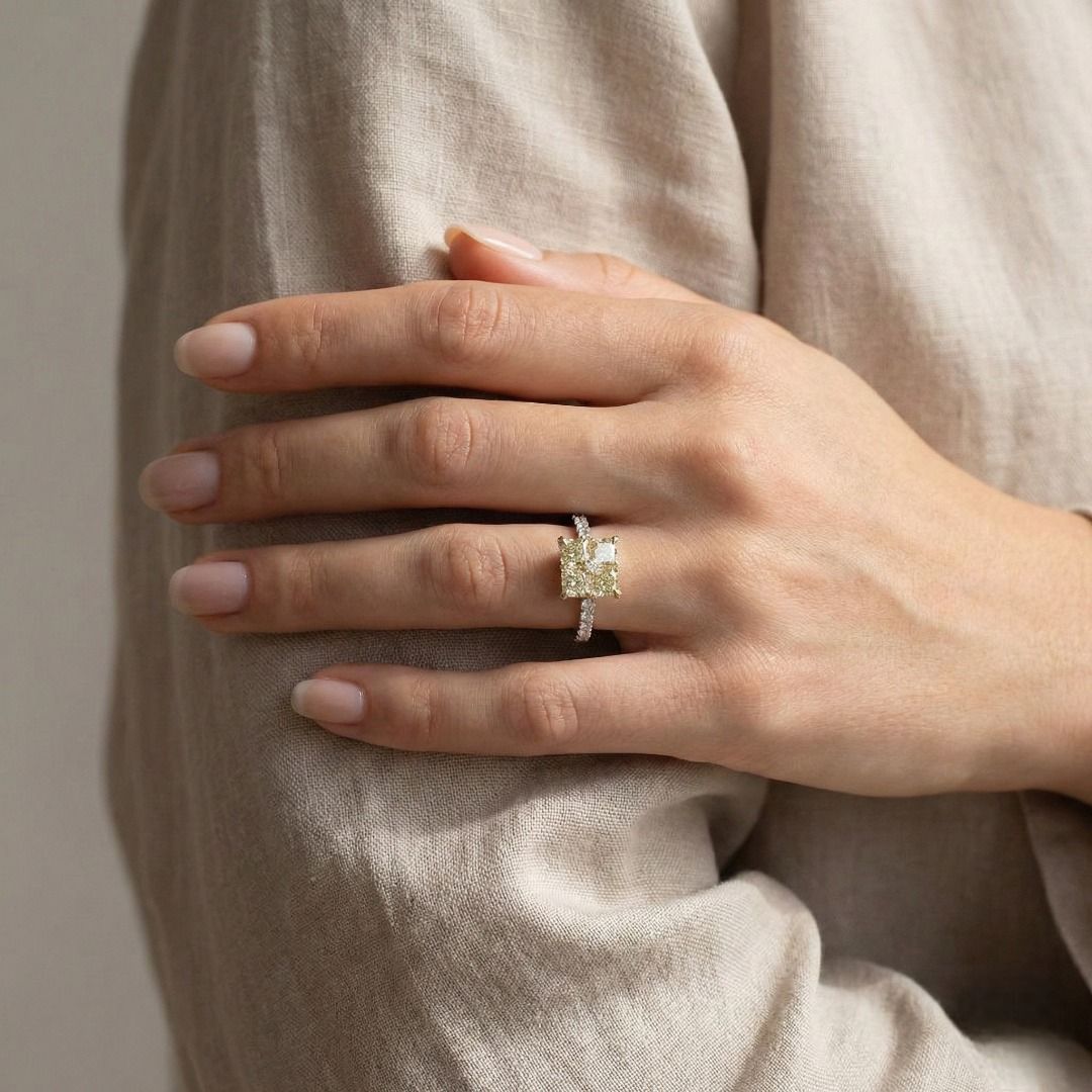 Stunning 1.37ct Yellow & White Diamond Ring in 18K Two-Toned Gold