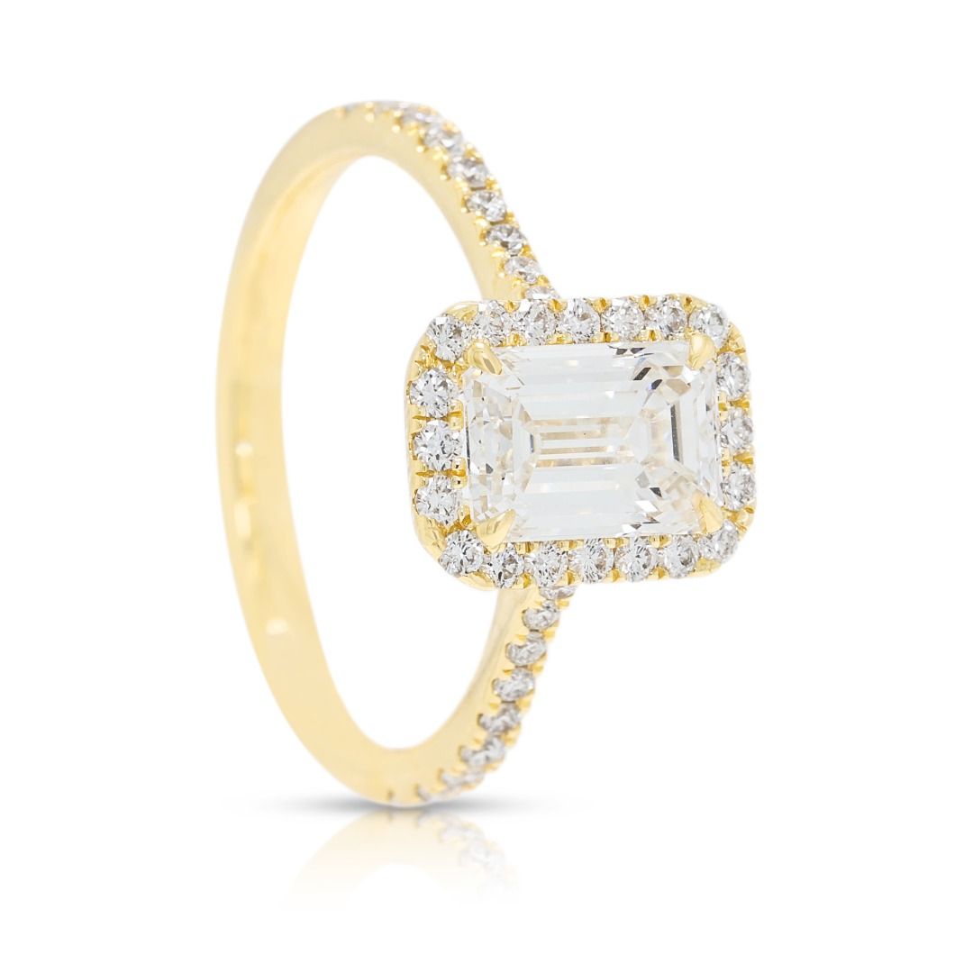 Stunning 1.80ct Diamond Halo Pavé Ring in 18K Yellow Gold - HRD Certified