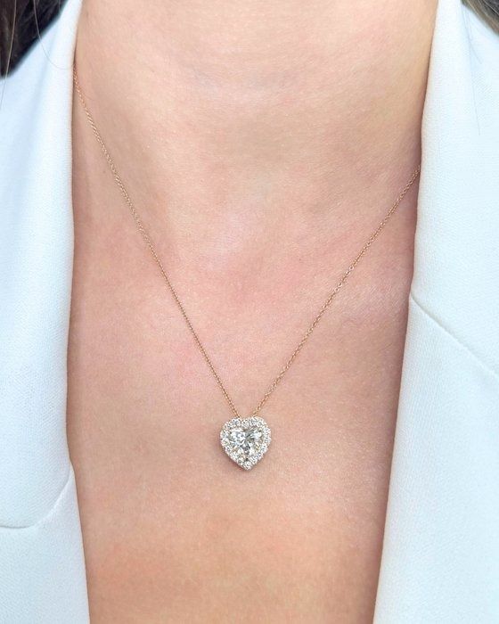 Stunning 1.91ct Diamonds Necklace with Heart Halo Pendant in 18k Rose Gold - IGI Certified