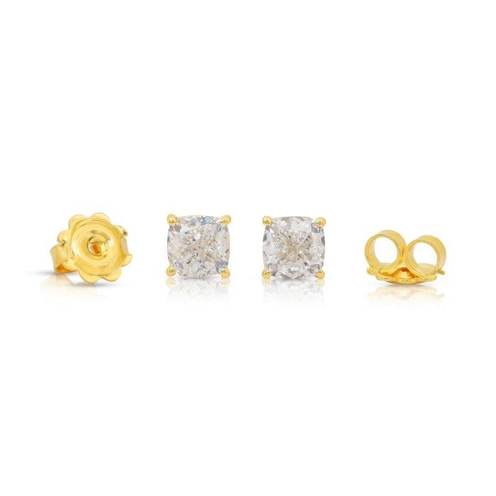 Stunning 2.02ct Diamonds Stud Earrings in 18k Yellow Gold - IGI Certified