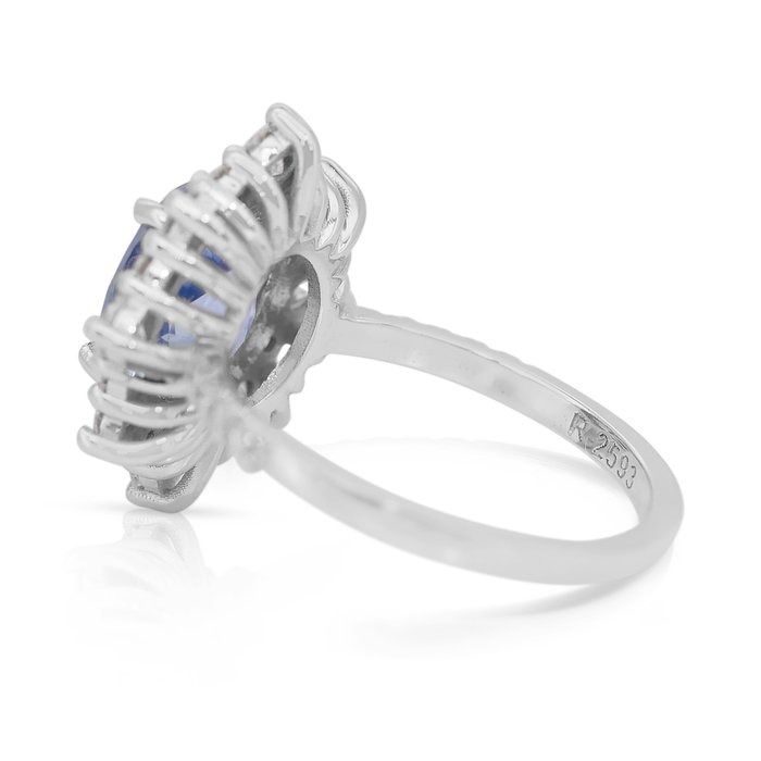 Stunning 2.78ct Sapphire and Diamonds Cluster Ring in 18k White Gold - GIA Certified