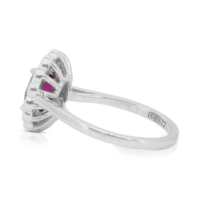 Stunning 3.18ct Sapphire and Diamonds Cluster Ring in 18k White Gold - GIA Certified