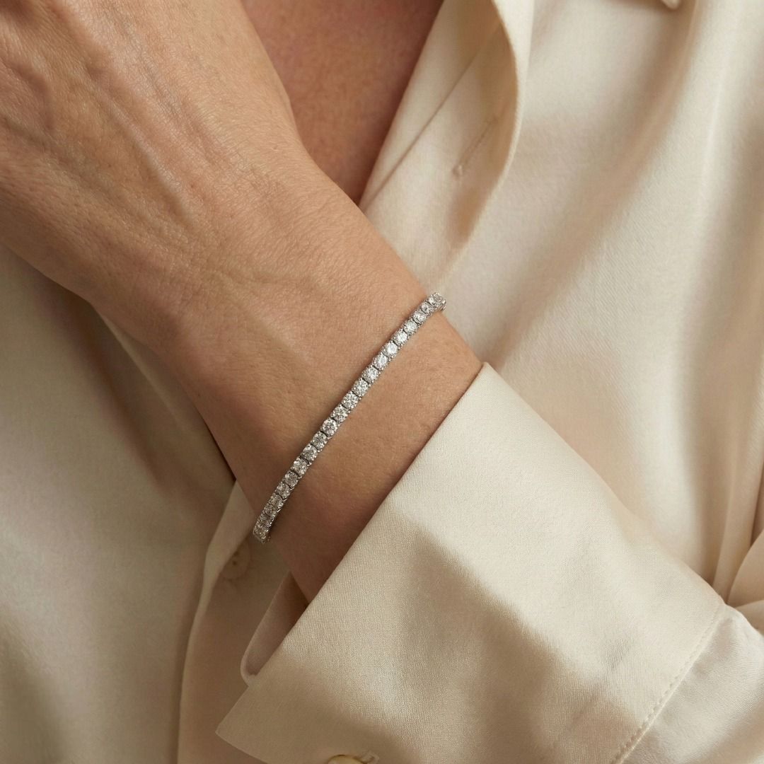 Stunning Lee Wha 1.62ct Natural Diamond Modern Infinity Link Bracelet in 18K White Gold