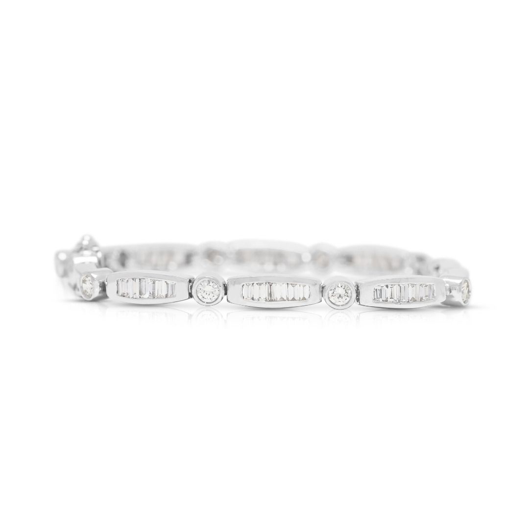 Zeitloses Vintage-Armband mit runden Brillanten und konisch zulaufenden Diamanten im Kanalfassung von 1,68 ct in 18K Weißgold