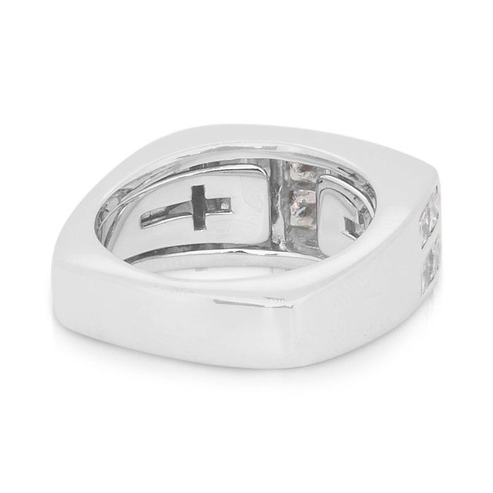 Timeless 2.22ct Diamonds Ring in 18k White Gold - IGI Certified