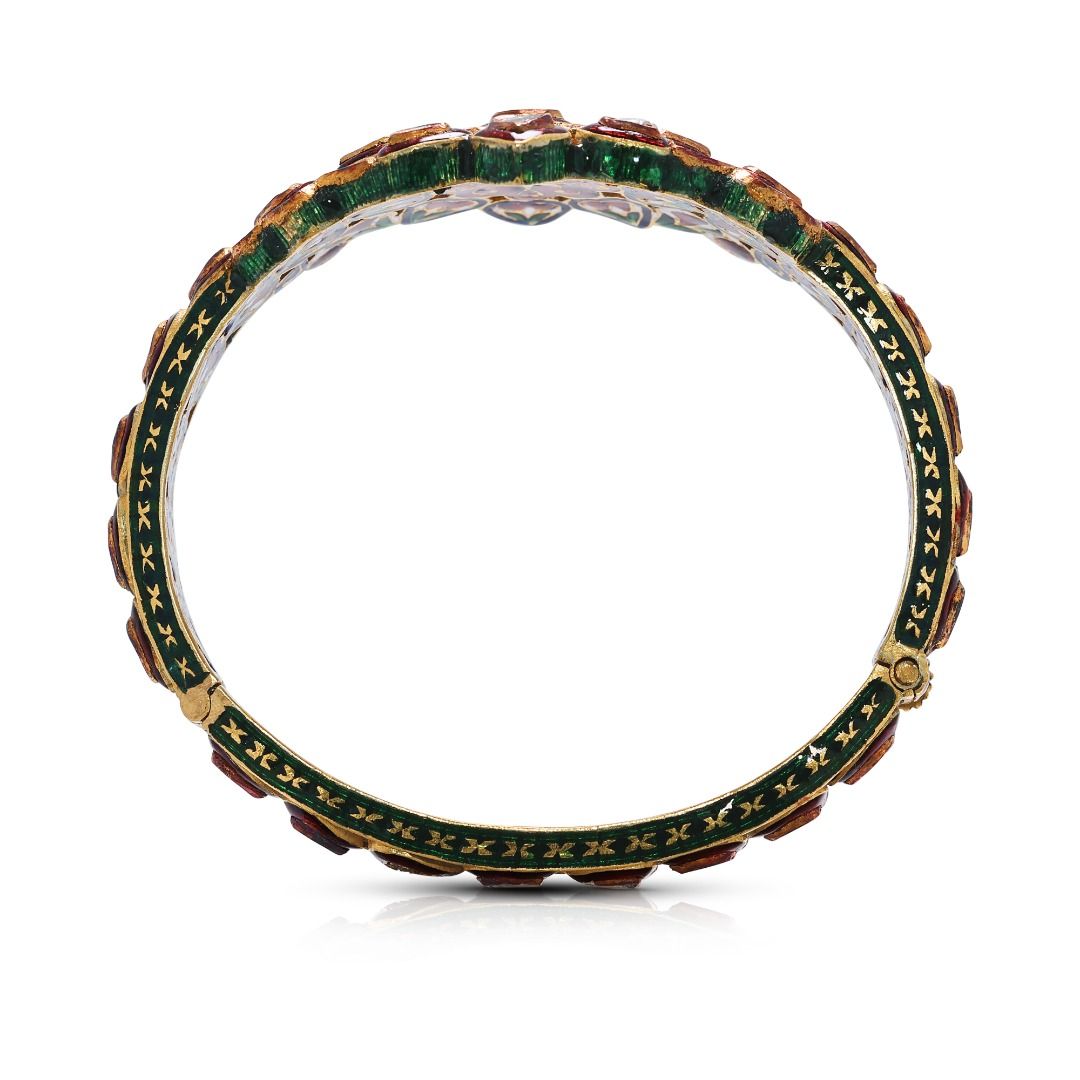 Vibrant 1ct Natural Diamond Bangle in 18K Yellow Gold