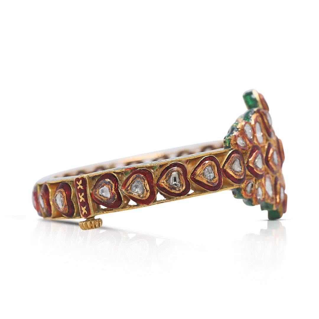 Vibrant 1ct Natural Diamond Bangle in 18K Yellow Gold