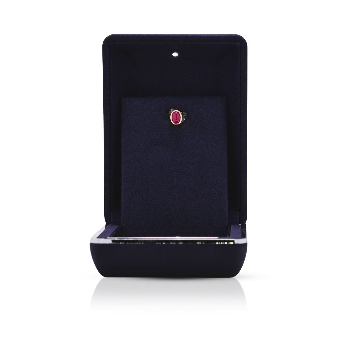 Vivid 0.8ct Ruby Pendant in 18K Yellow Gold (New)