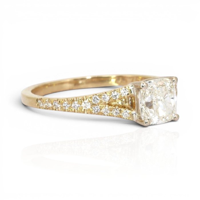 1.19 Carats IGI Certified Natural Diamond 18K Yellow Gold Pave Ring