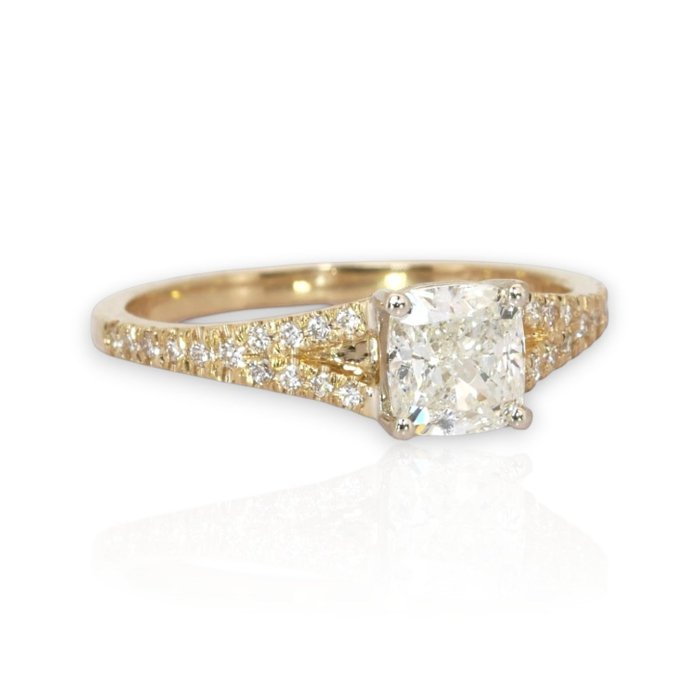 1.19 Carats IGI Certified Natural Diamond 18K Yellow Gold Pave Ring