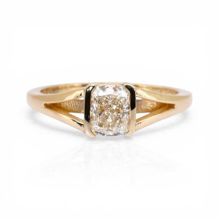 1.01 Carat IGI Certified 18K Yellow Gold Solitaire Ring