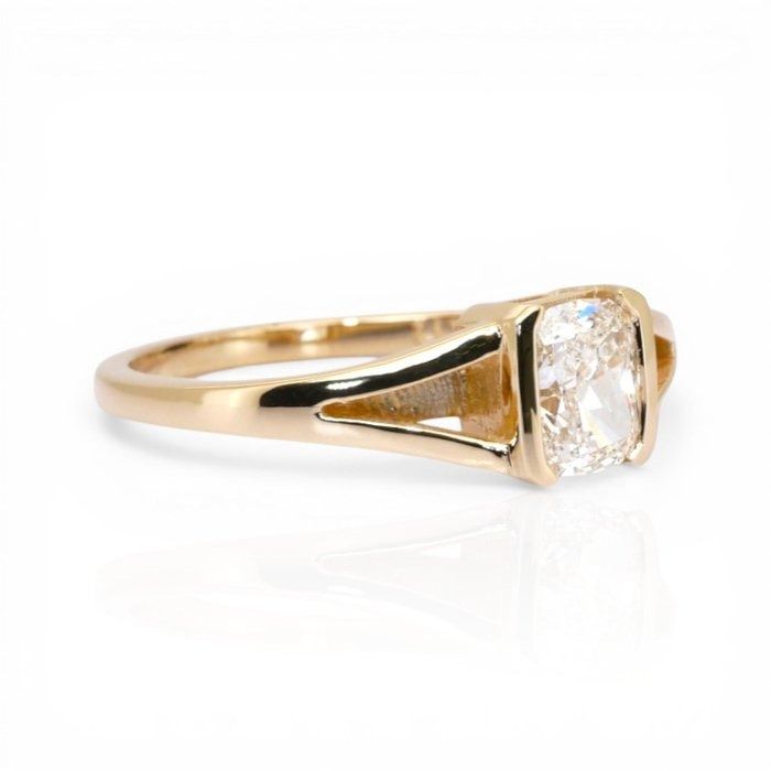 1.01 Carat IGI Certified 18K Yellow Gold Solitaire Ring