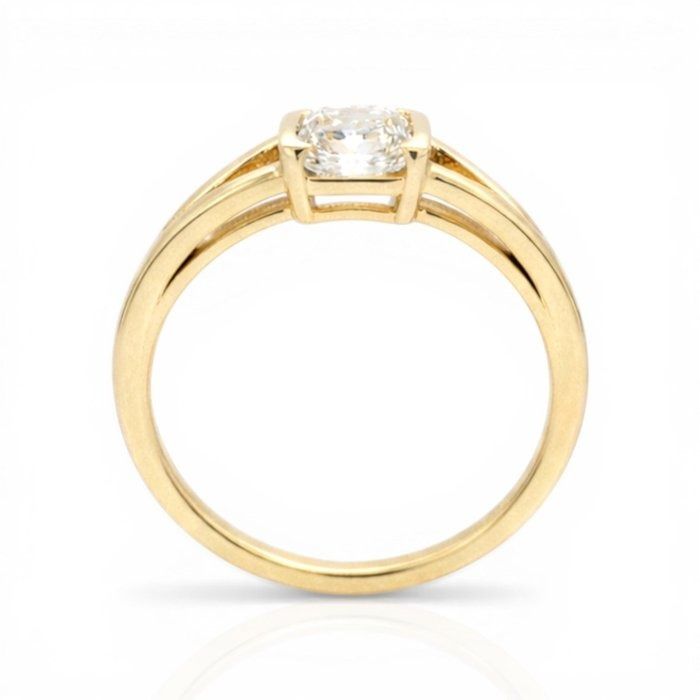 1.01 Carat IGI Certified 18K Yellow Gold Solitaire Ring