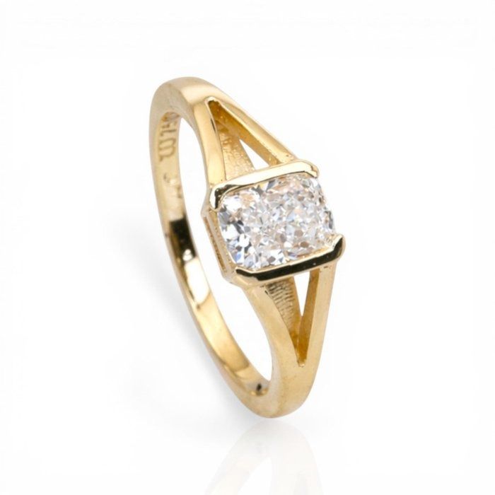 1.01 Carat IGI Certified 18K Yellow Gold Solitaire Ring