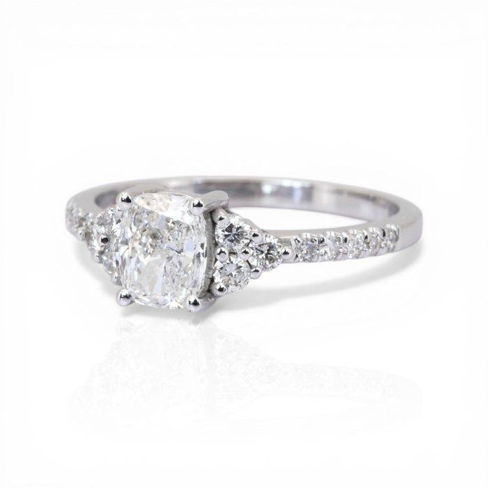 1.31 Carat IGI Certified 18K White Gold Cluster Ring