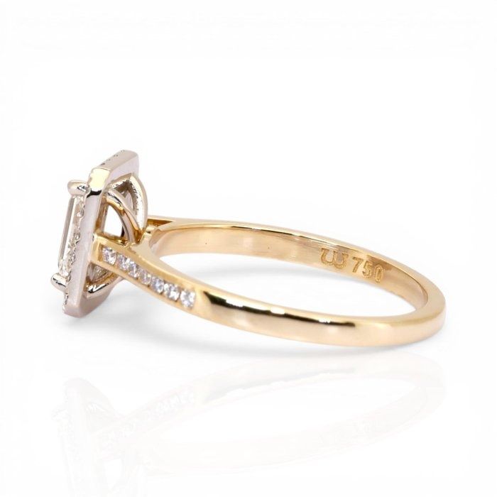 1.31 Carat IGI Certified 18K Yellow Gold Halo Ring