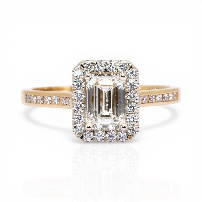 1.31 Carat IGI Certified 18K Yellow Gold Halo Ring