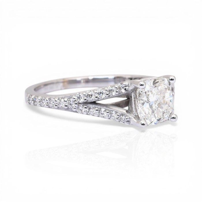 1.34 Carat IGI Certified 18K White Gold Ring